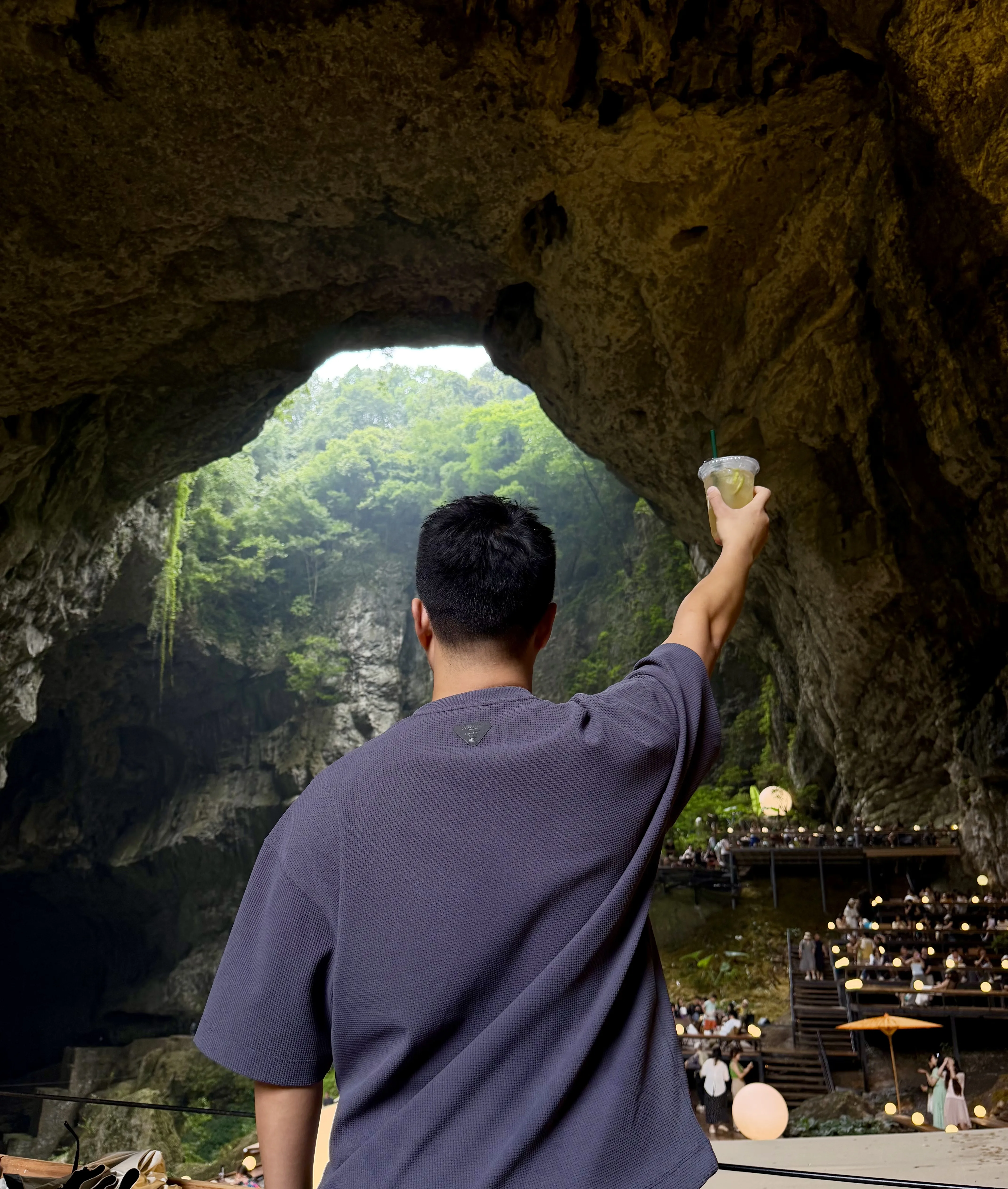 贵阳洞外风景