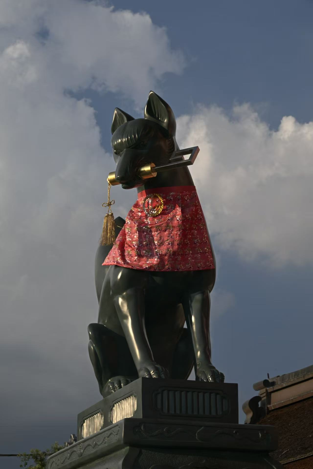 京都街头的彩色雕像